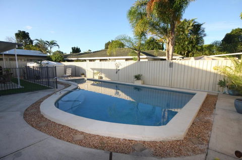 62 Tingira Close Modern Lowset Home With Swimming Pool Outdoor Area Ample Parking. Pet Friendly - South Australia Travel 4