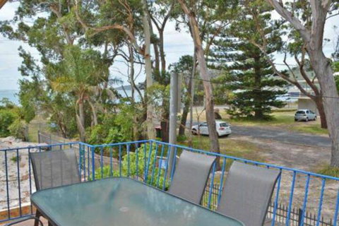 5 Ocean Breeze Shoal Bay Avenue Fabulous Location Opposite Shoal Bay Beach! - South Australia Travel 0