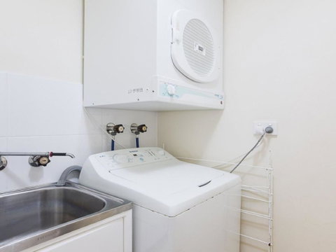 23 Bay Parklands 2 Gowrie Avenue Little Beach Air Con Pool & Tennis Court - South Australia Travel 5
