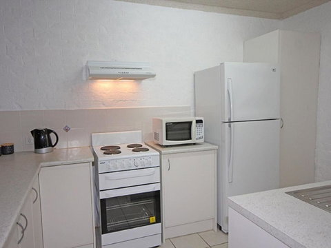 23 Bay Parklands 2 Gowrie Avenue Little Beach Air Con Pool & Tennis Court - South Australia Travel 4