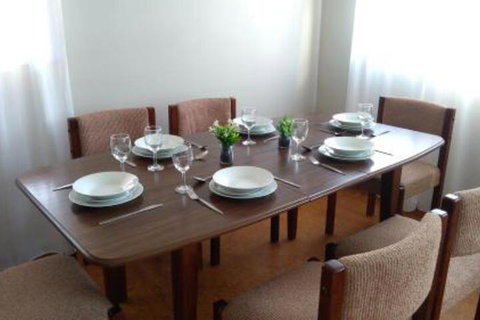 Large 5 Bedroom House With Wifi & Netflix Close To Taronga Western Plains Zoo - South Australia Travel 4