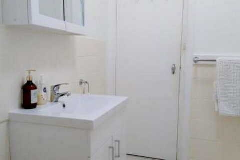 Large 5 Bedroom House With Wifi & Netflix Close To Taronga Western Plains Zoo - South Australia Travel 2