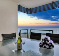 Oceana Darwin Central Oceanfront 3 bedroom 2 Lounge Room Pool Gym Tennis Court Sleeps 9 - South Australia Travel