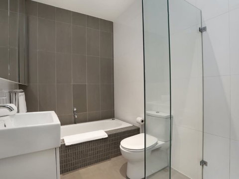 Kew Luxurious Townhouse - South Australia Travel 5