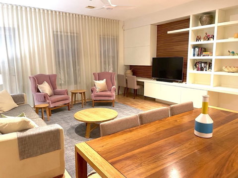 Kew Luxurious Townhouse - South Australia Travel 6