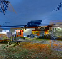 Castaway Cottage - Essentially Tas - South Australia Travel