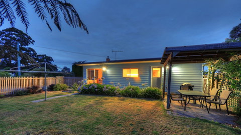 Castaway Cottage - Essentially Tas - South Australia Travel 0