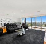 BENGALEE EXECUTIVE TOWNHOUSE MODERN  STYLISH - South Australia Travel