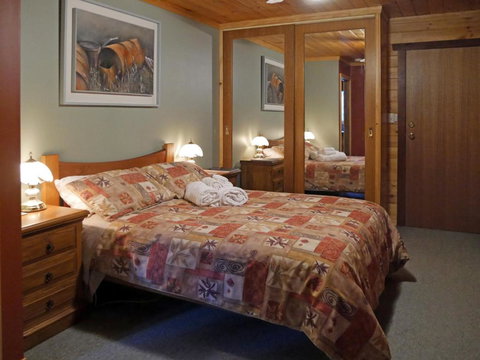 Acacia Hills Retreat - South Australia Travel 3
