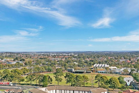 SouthWest LIVERPOOL Amazing View 2Bed APT NLP100A - South Australia Travel 5