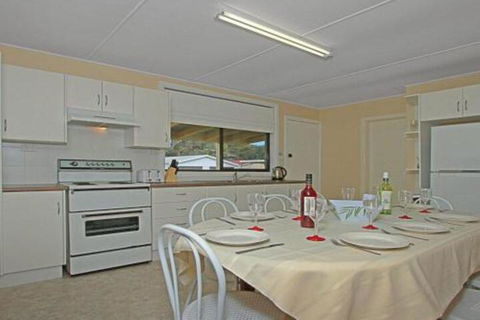 Ohio One Street Back From Beach Access - South Australia Travel 7