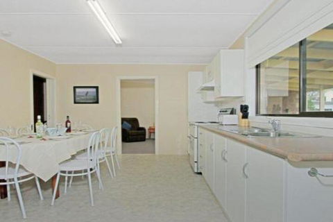 Ohio One Street Back From Beach Access - South Australia Travel 4