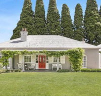 Nattai Lodge house  cottage in beautiful garden