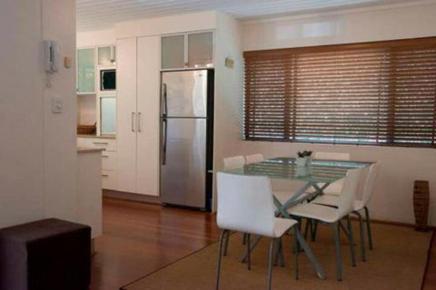 Absolute Beachfront Mooloolaba - South Australia Travel 6
