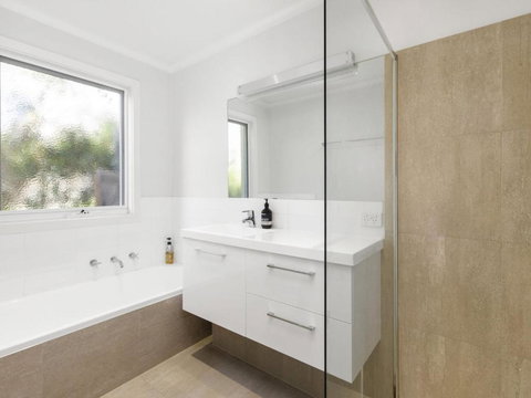 BYANDA MOUNT MARTHA - South Australia Travel 6