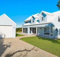 Middle Rock Beach House Beach Front Lake Cathie - South Australia Travel
