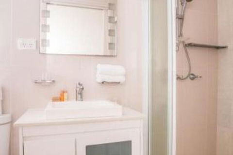 Scenic Illawong Riverside Getaway 1bed1bath Unit - South Australia Travel 5