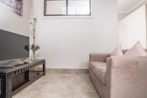 Scenic Illawong Riverside Getaway 1bed1bath Unit - South Australia Travel 3