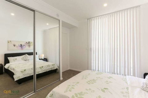 Modern, Spacious Apt@liverpool With Incredible Views - South Australia Travel 5