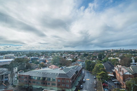 Modern, Spacious Apt@liverpool With Incredible Views - South Australia Travel 1