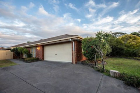 Quiet & Peaceful 3bed2bath Home @keilor Downs - South Australia Travel 0