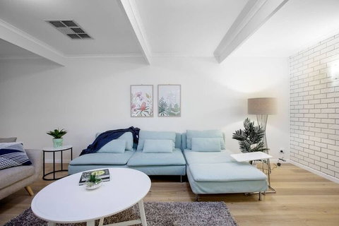 Quiet & Peaceful 3bed2bath Home @keilor Downs - South Australia Travel 6