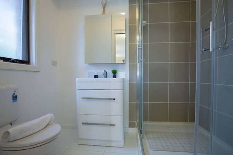 Quiet & Peaceful 3bed2bath Home @keilor Downs - South Australia Travel 3