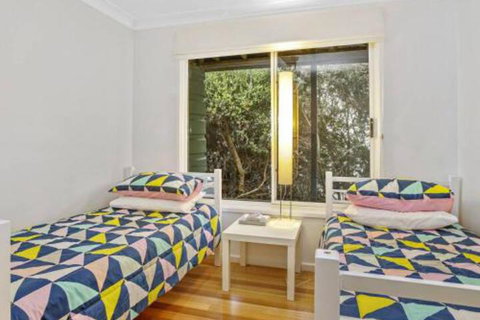 SEAVIEW Ocean Views From A Modern Townhouse - South Australia Travel 7