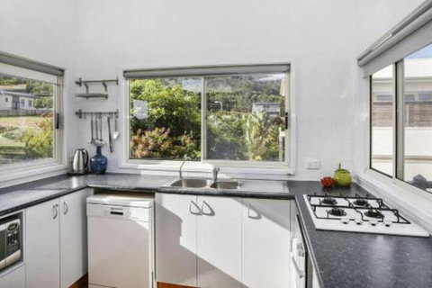 SEAVIEW Ocean Views From A Modern Townhouse - South Australia Travel 2