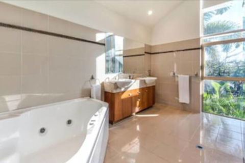 Cooinda Gardens 6 On Hamilton Island - South Australia Travel 6