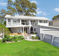 The Lake House with swimming pool - South Australia Travel