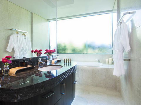 One Oceanview Luxury Accommodation - South Australia Travel 6