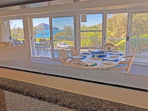 3 Albacore 12 Ondine Close Waterfront Pool Lift & Views - South Australia Travel 5