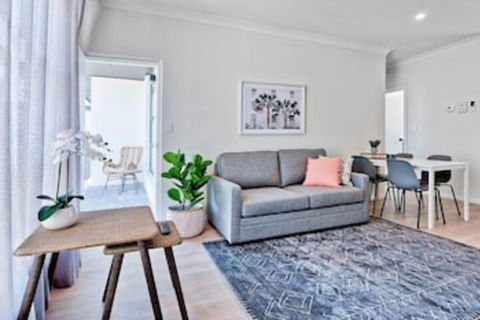 2 Bedroom Apt With Balcony & Air Con In Plympton - South Australia Travel 0