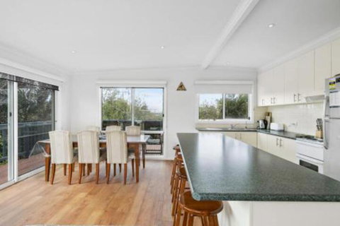 THE BEACH HIVE PET FRIENDLY (OUTSIDE ONLY) INLET SIDE - South Australia Travel 4