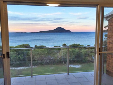 11 Luskin Lodge 29 Weatherly Close Stunning Water Views - South Australia Travel 3