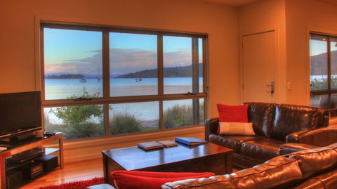 Tides Reach - Essentially Tas Dover - South Australia Travel 4