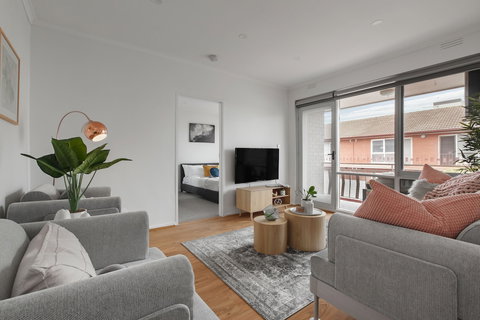 Heart Of Ormond Apartment By Ready Set Host - South Australia Travel 2