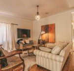 Ambrose on Byng Central Location w / 2 Bathroom