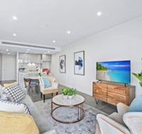 HomeHotel Extreme Luxury Apt next to Mall  Train