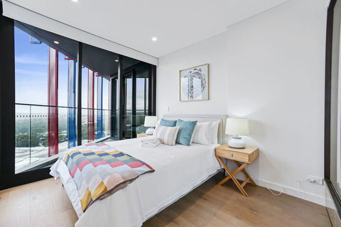 HomeHotel Luxury Apt With Shopping Mall Downstairs - South Australia Travel 5