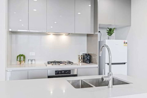 HomeHotel Luxury Apt With Shopping Mall Downstairs - South Australia Travel 7