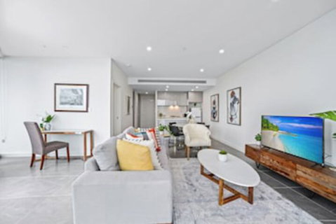 HomeHotel Ultra Luxury 2 Bedroom Next To Mall & Train - South Australia Travel 0