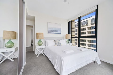 HomeHotel Ultra Luxury 2 Bedroom Next To Mall & Train - South Australia Travel 2