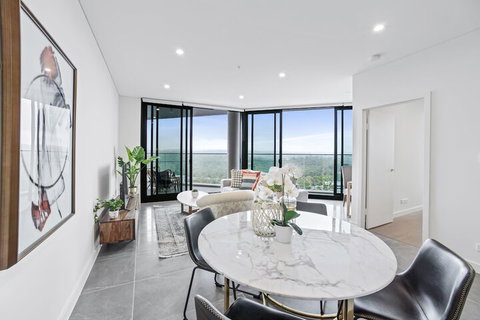 HomeHotel Ultra Luxury 2 Bedroom Next To Mall & Train - South Australia Travel 1