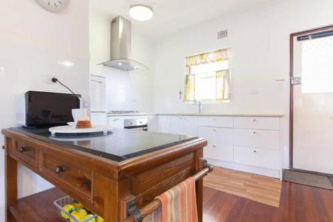 Broadway Apartments - South Australia Travel 3