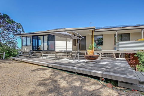 On The Hill At Metung - South Australia Travel 1