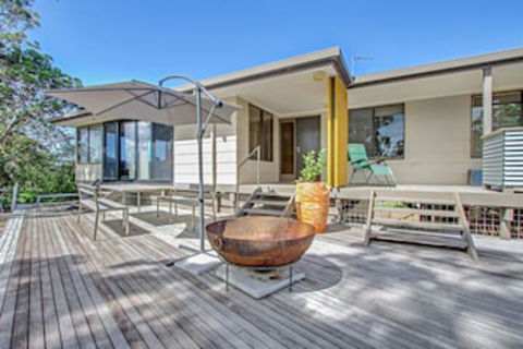 On The Hill At Metung - South Australia Travel 0