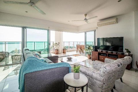 ZEN By THE WATER Darwins Premier Family Retreat - South Australia Travel 6