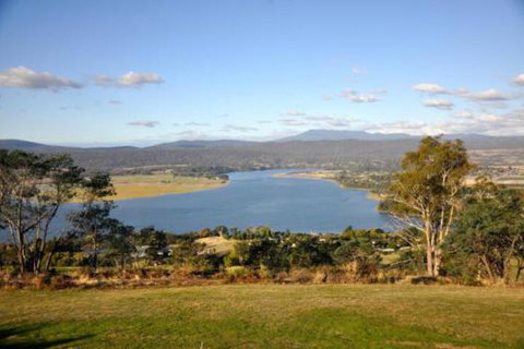 The Villa On Pine Tree - South Australia Travel 3